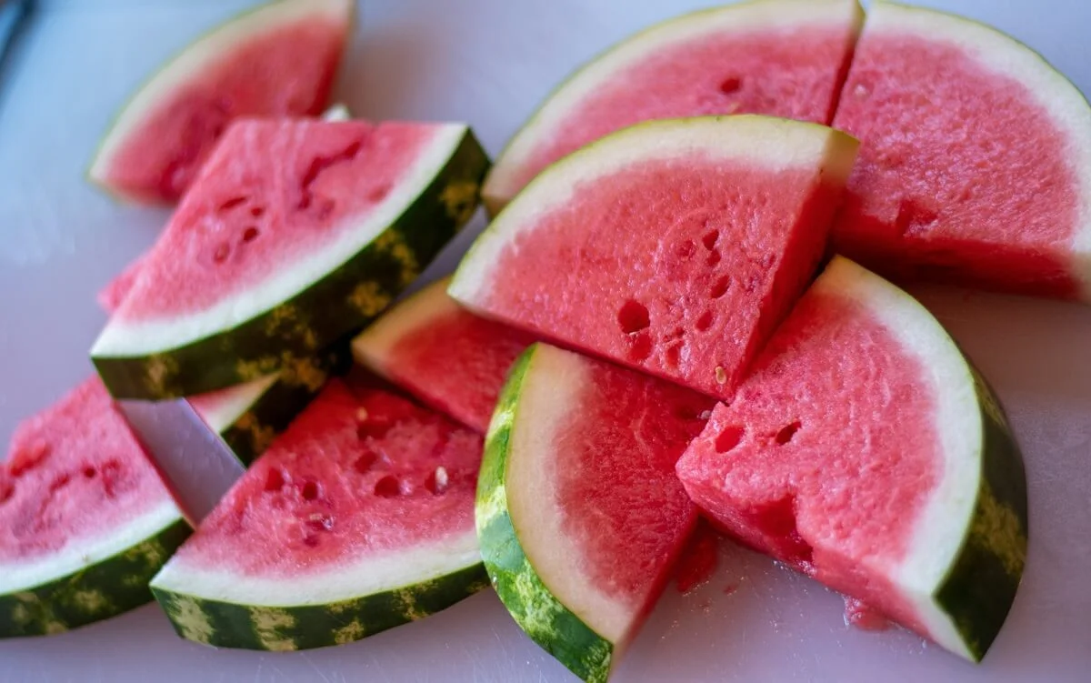 Snacks beim Fahrradfahren im Sommer